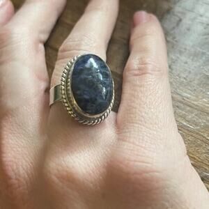 Vintage 925 Sterling Silver Large Cabochon Deep Blue Oval Stone Mystical Ring